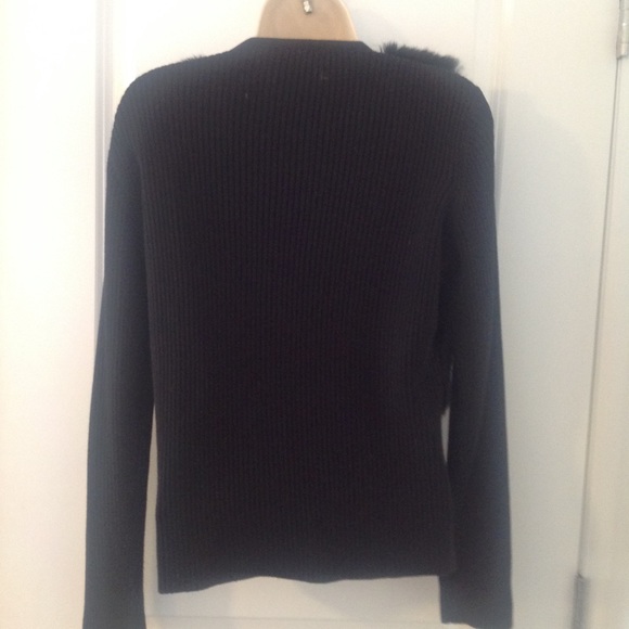 Black zip sweater - Picture 2 of 2